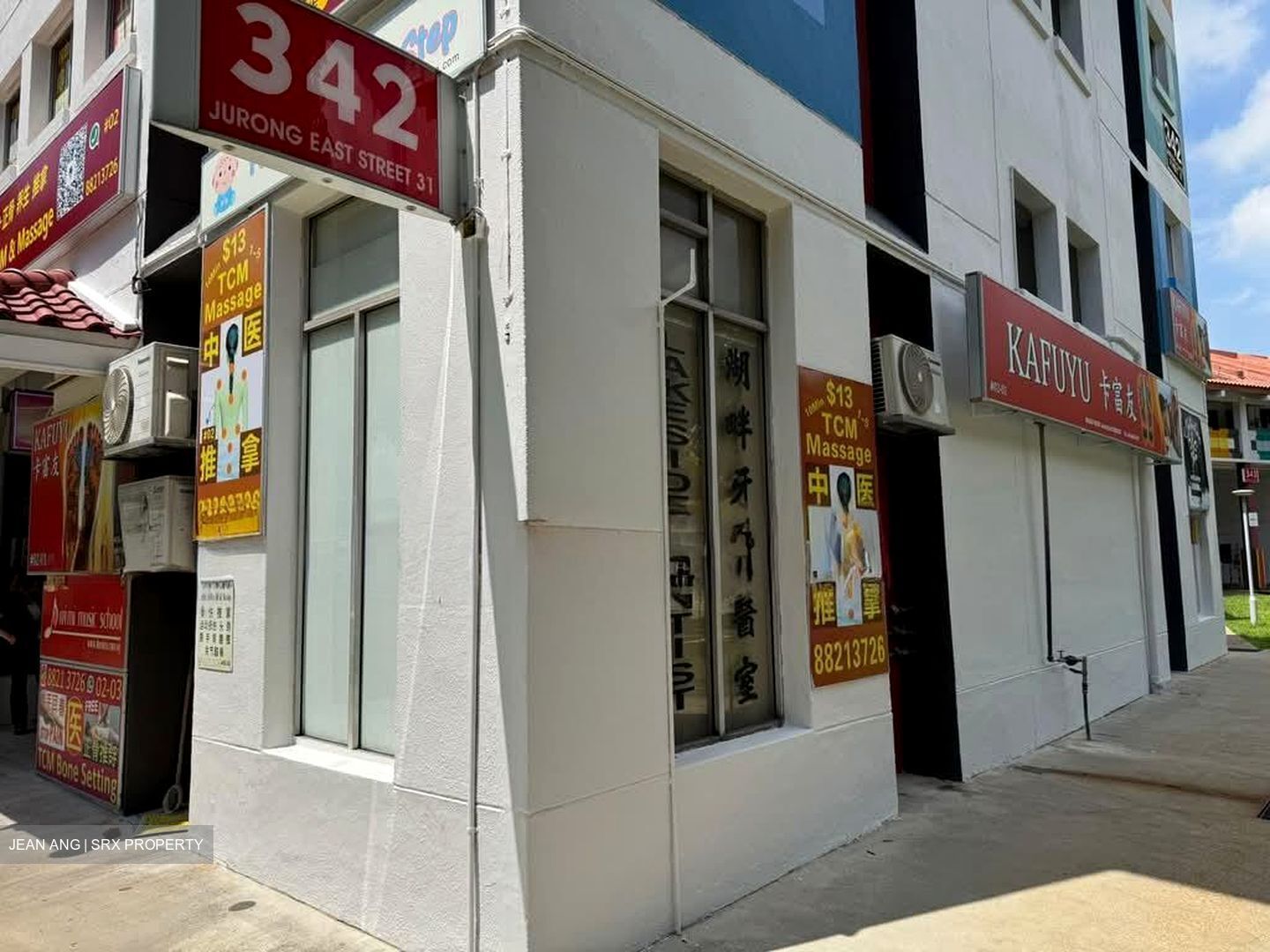Jurong East Sports & Cultural Centre (D22), Shop House #626861011